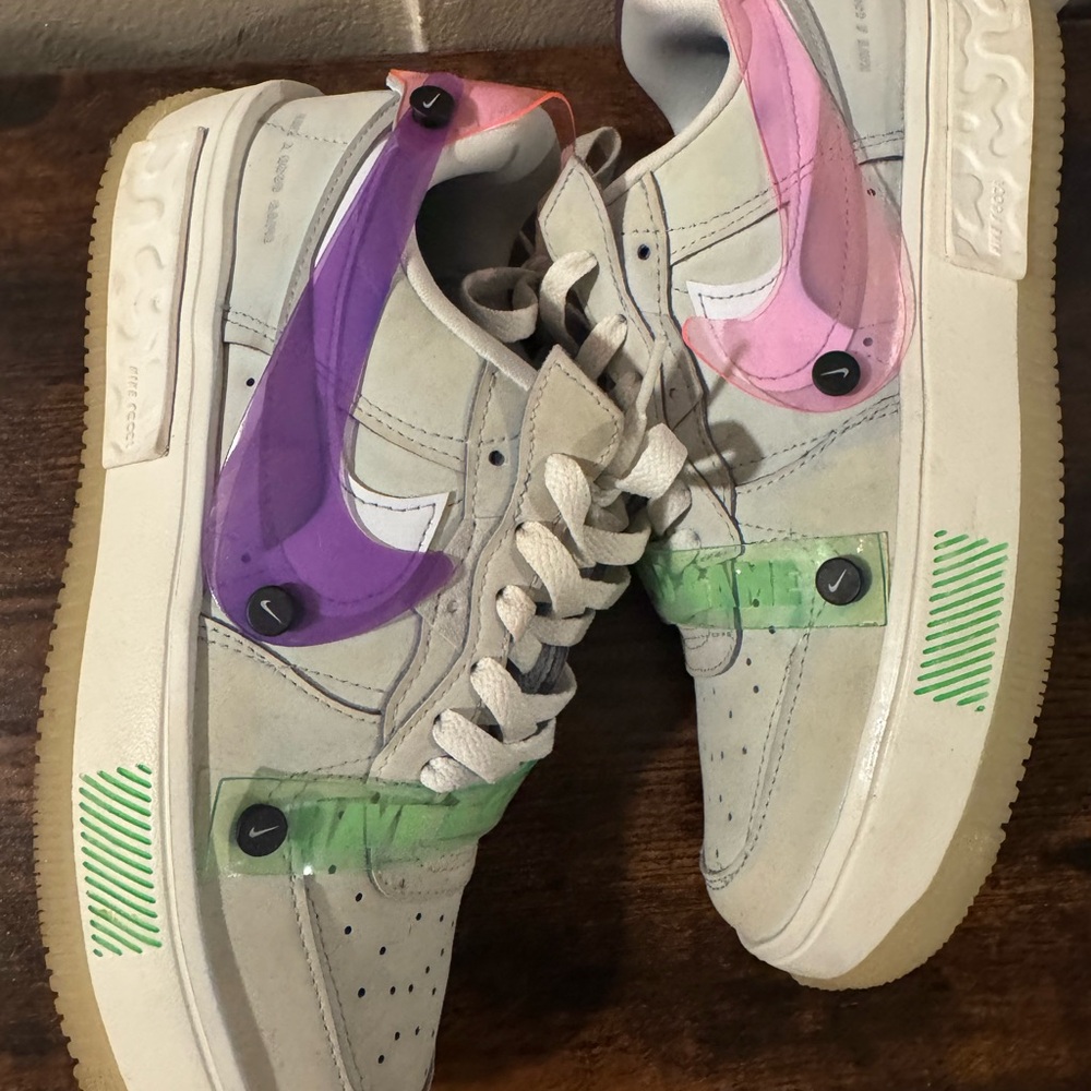 Nike White Sneakers with Pink and Green Accents - Picture 4 of 5